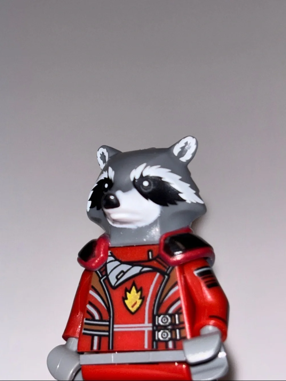 LEGO Rocket Raccoon Minifigure with Accessories Guardians of the Galaxy Raccoon - Picture 3 of 13